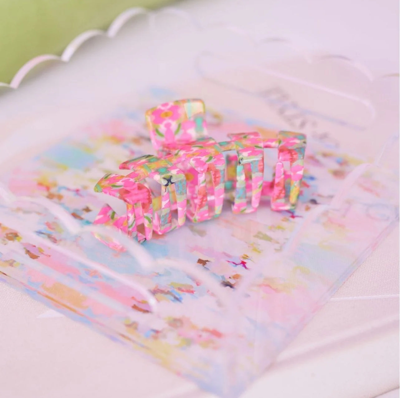 Brooks Avenue Scalloped Tray Small