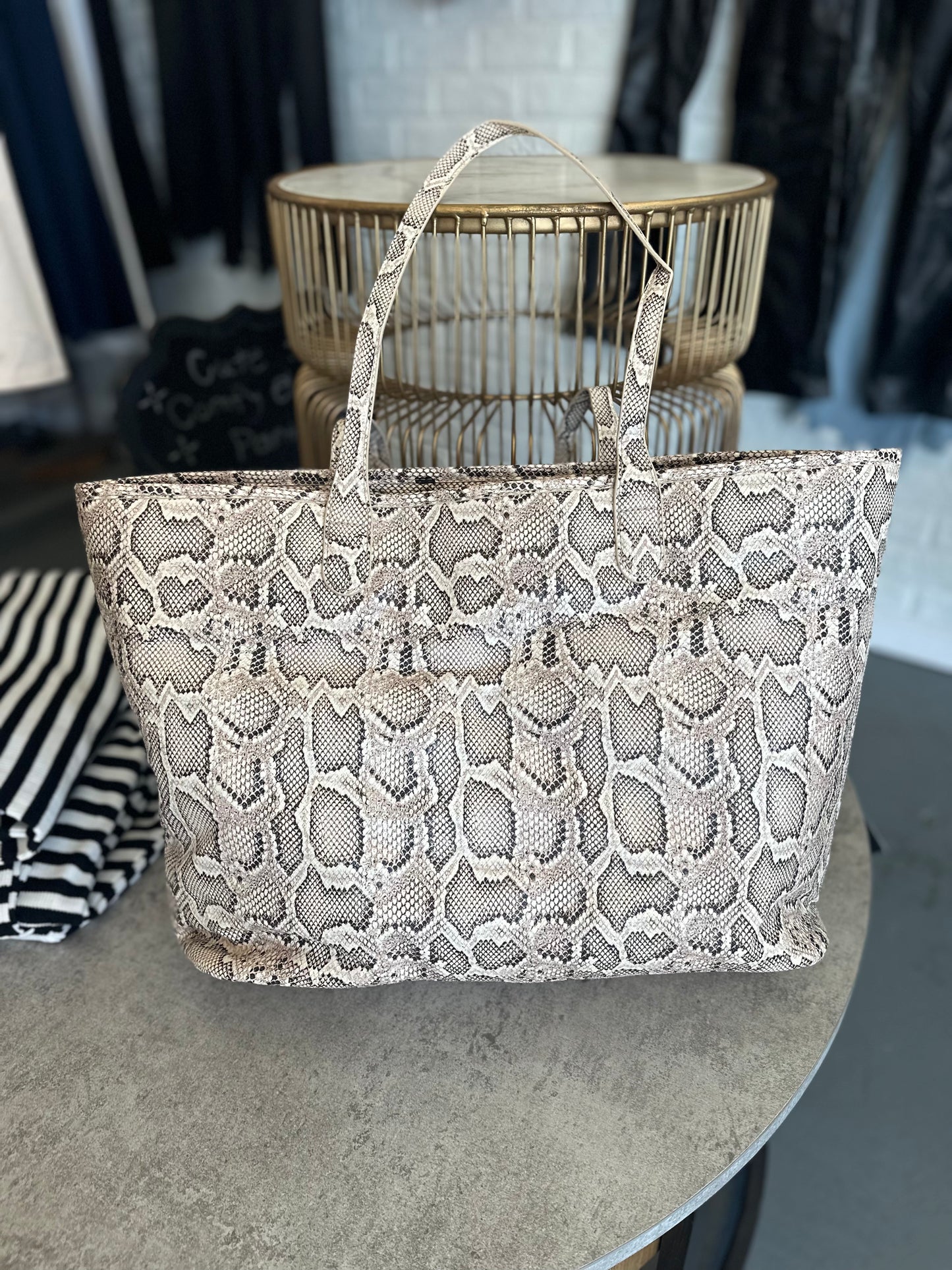 CH Daniela large tote