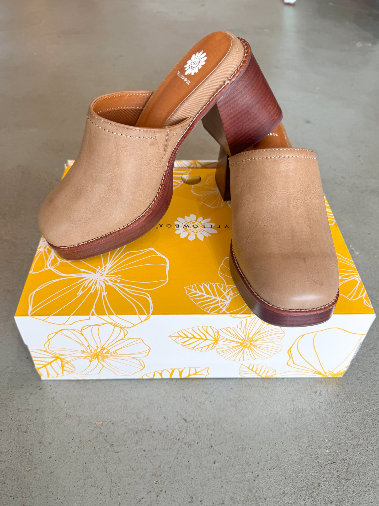 Ivaria Platform Clog