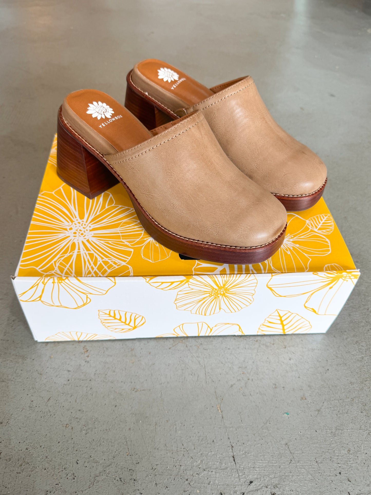 Ivaria Platform Clog