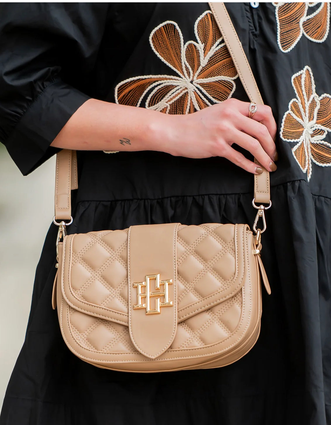 Griffin Crossbody Latte DQ