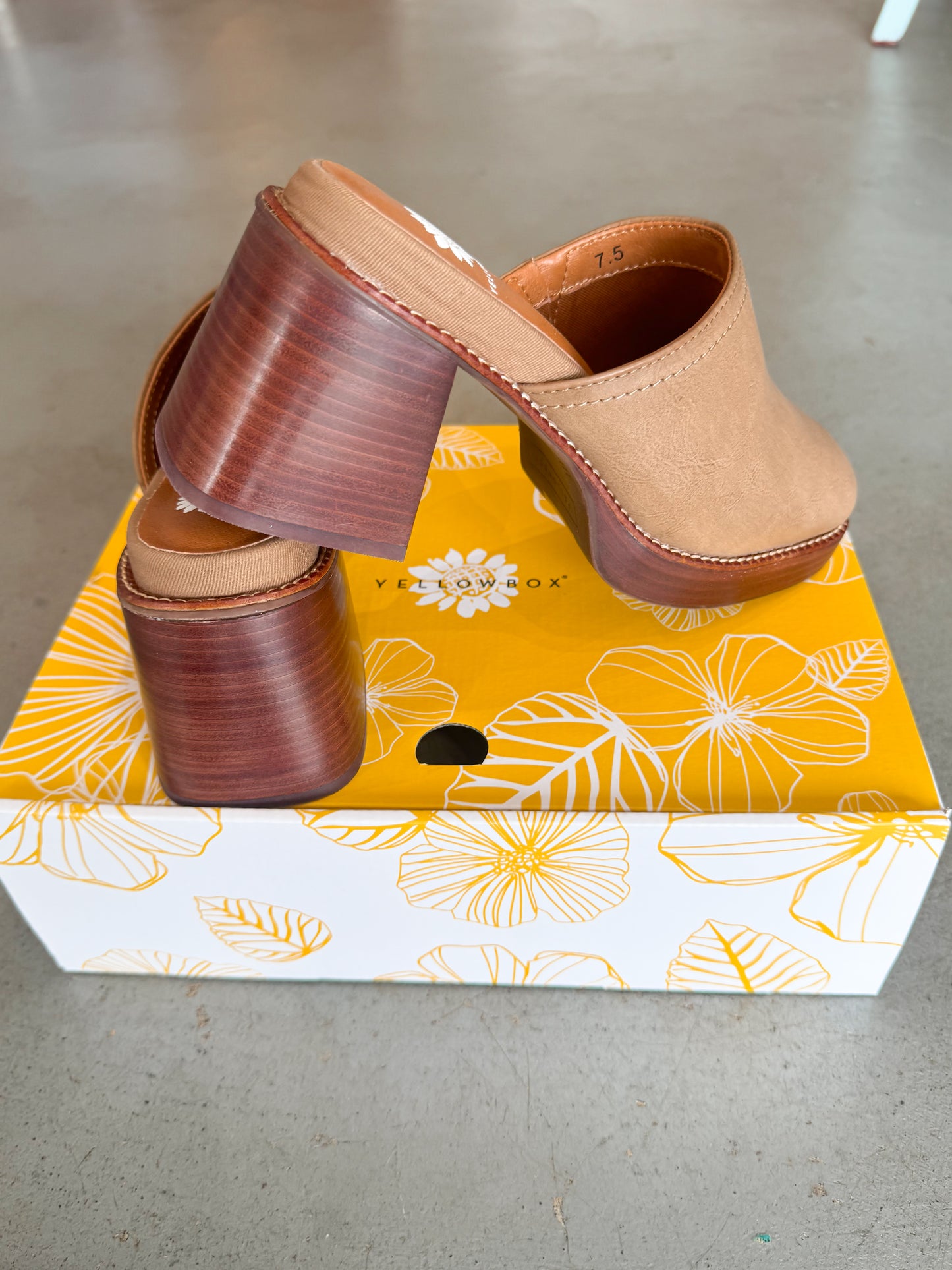 Ivaria Platform Clog