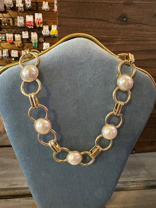 Open circle pearl necklace